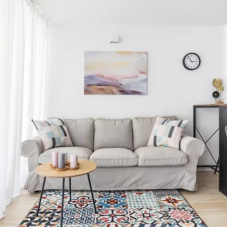 New!charming 2bd Close To Center And Natural *