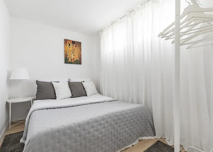 New!charming 2bd Close To Center And Natural アパート