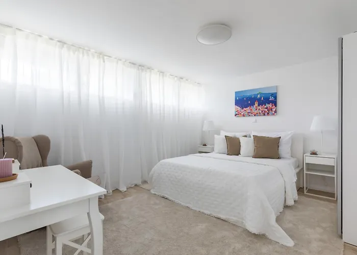アパート New!charming 2bd Close To Center And Natural