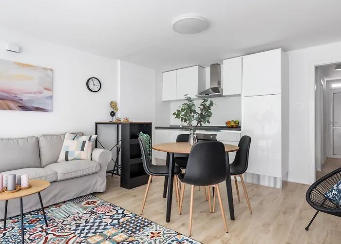 New!charming 2bd Close To Center And Natural アパート *