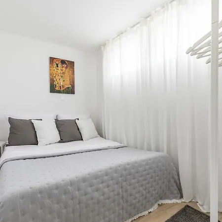 New!charming 2bd Close To Center And Natural Apartment