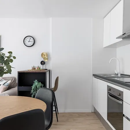 New!charming 2bd Close To Center And Natural