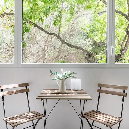 New!charming 2bd Close To Center And Natural Split