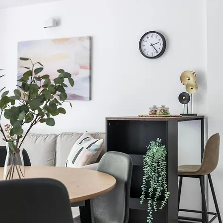 New!charming 2bd Close To Center And Natural 公寓